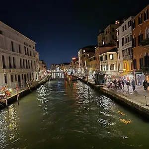 https://ca-di-luna-venezia.hotelslidodijesolo.com